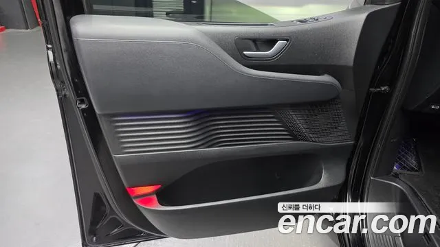 Hyundai Staria Staria 4WD Lounge 9 мест — Фото автомобиля 24