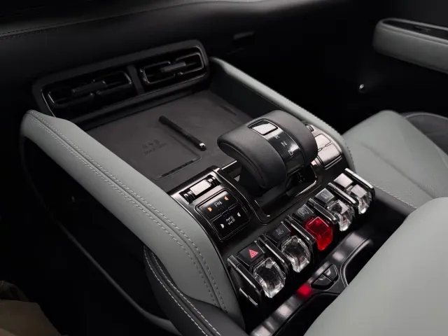 BYD FangChengBao Leopard 5 — Фото автомобиля 13