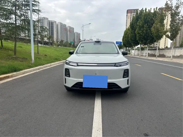 Leapmotor C10 — Фото автомобиля 2