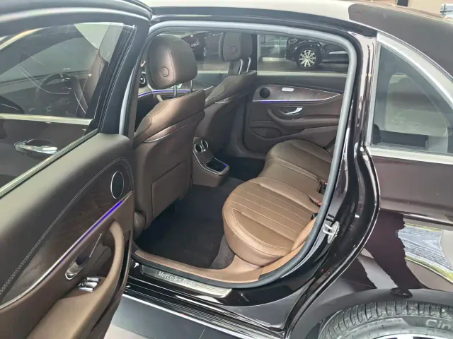 Mercedes-Benz E-Class — Фото автомобиля 8