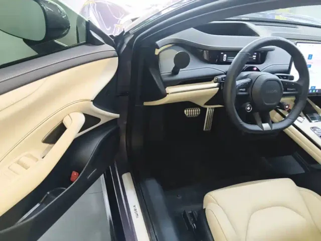 Xiaomi SU7 — Фото автомобиля 15