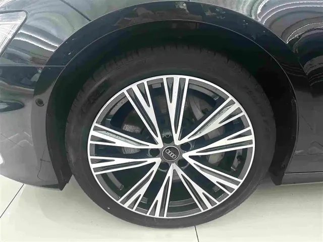 Audi A6L — Фото автомобиля 4