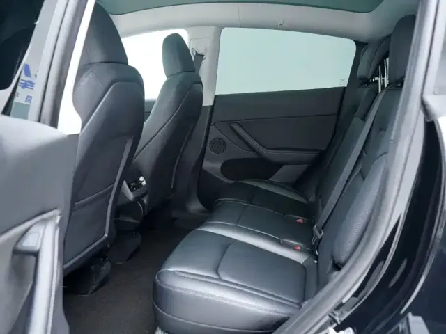Tesla Model Y 2022 Facelift Rear-Wheel Drive Version — Фото автомобиля 19