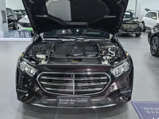 Mercedes-Benz E-Class — Фото автомобиля 5