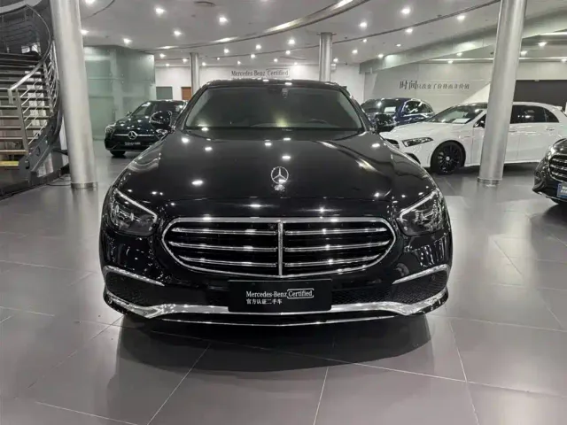 Mercedes-Benz E-Class — Фото автомобиля 8