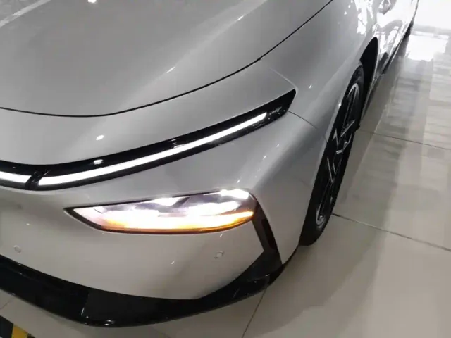 Xpeng P7+ — Фото автомобиля 23