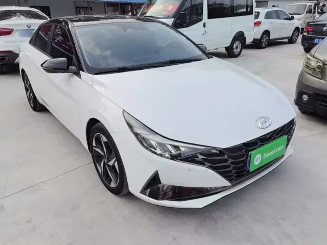 Hyundai Elantra — Фото автомобиля 3