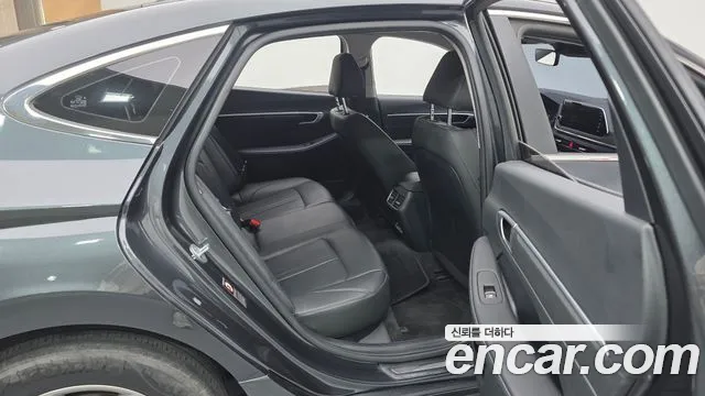 Hyundai Sonata Sonata (DN8) 2.0 LPG(Для проката) — Фото автомобиля 12