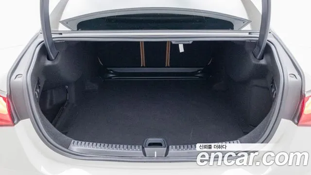 Mercedes-Benz E-Class W214 — Фото автомобиля 11