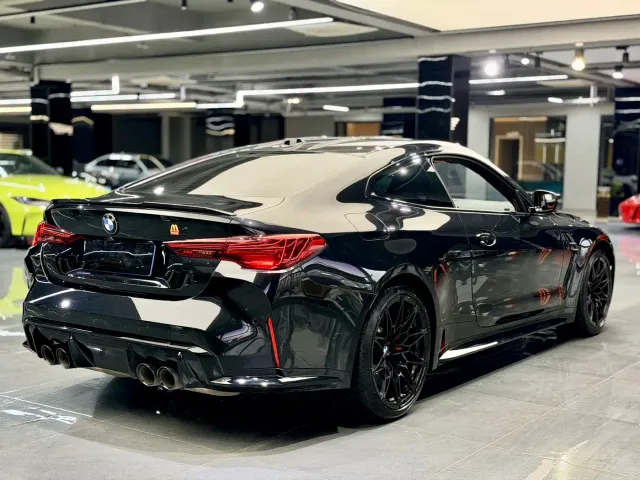 BMW M4 — Фото автомобиля 6