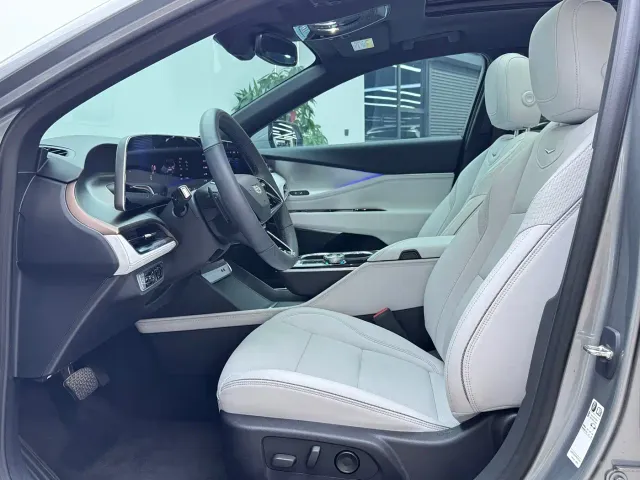 Cadillac Cadillac GT4 2023 25T Luxury Edition — Фото автомобиля 5