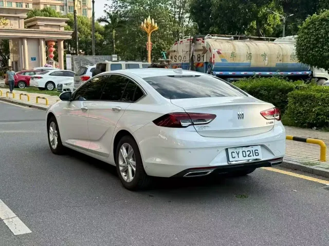 Buick Regal — Фото автомобиля 9