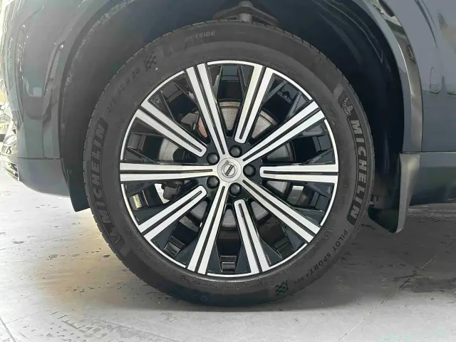 Volvo XC90 — Фото автомобиля 2