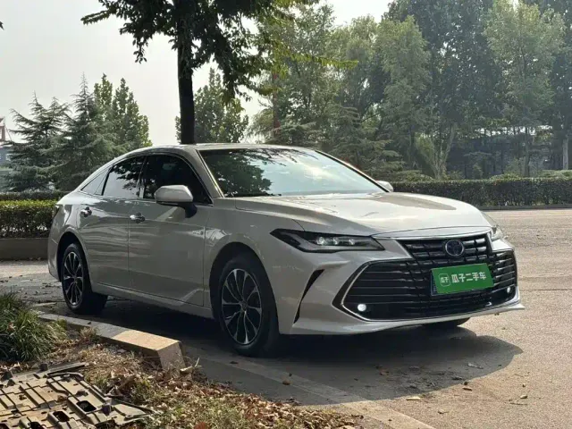 Toyota Avalon — Фото автомобиля 3