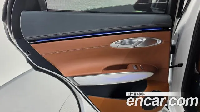 Genesis GV70 — Фото автомобиля 25
