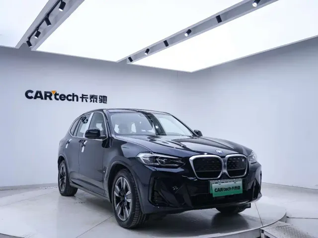BMW iX3 — Фото автомобиля 8