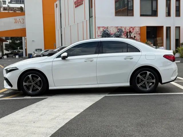Mercedes-Benz A-Class — Фото автомобиля 16