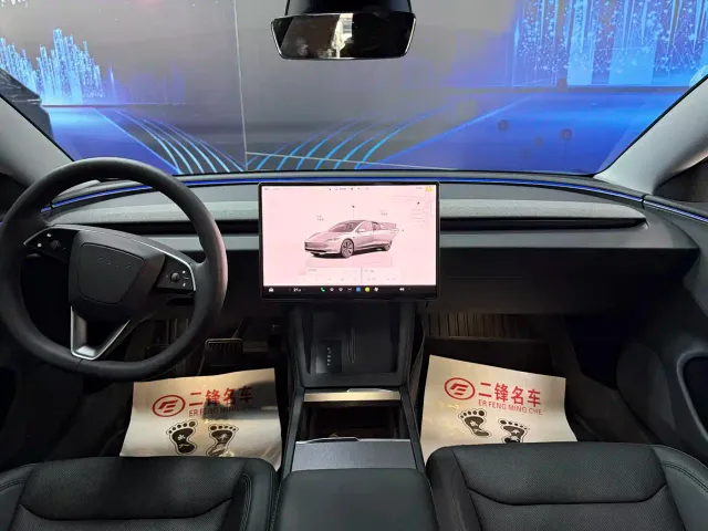 Tesla Model 3 — Фото автомобиля 7