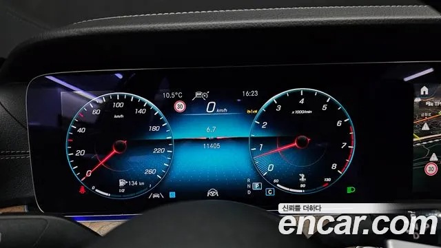 Mercedes-Benz E-Class — Фото автомобиля 8