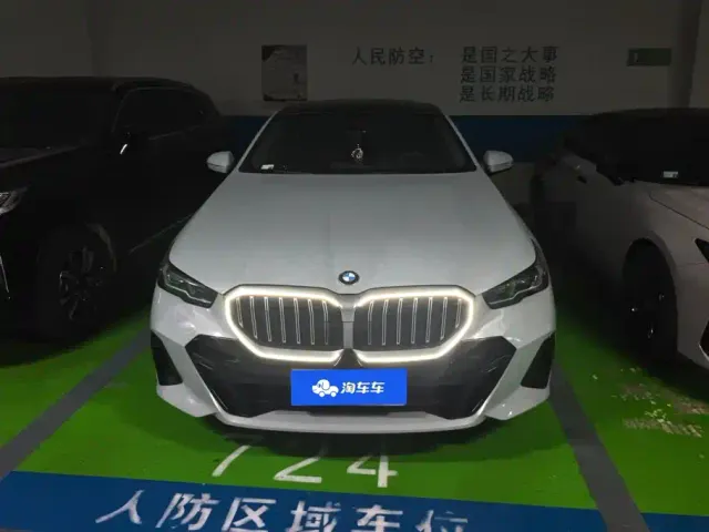 BMW 5 Series — Фото автомобиля 2