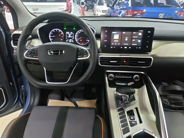 Geely Binyue — Фото автомобиля 12
