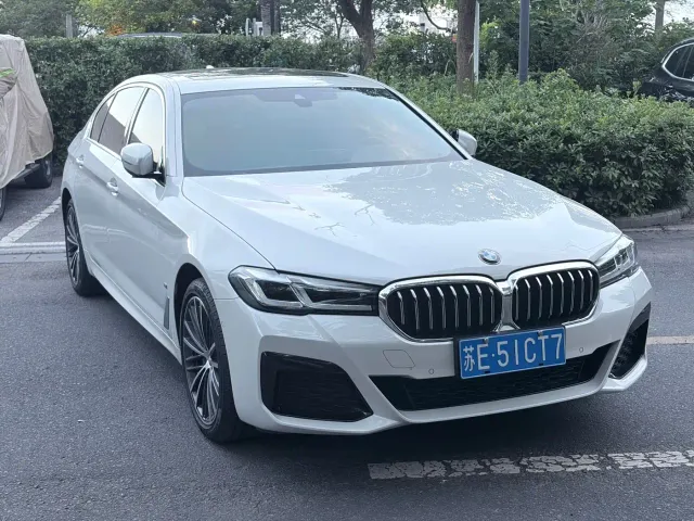BMW 5 Series — Фото автомобиля 3