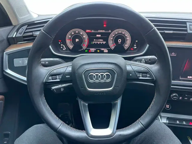 Audi Q3 — Фото автомобиля 9