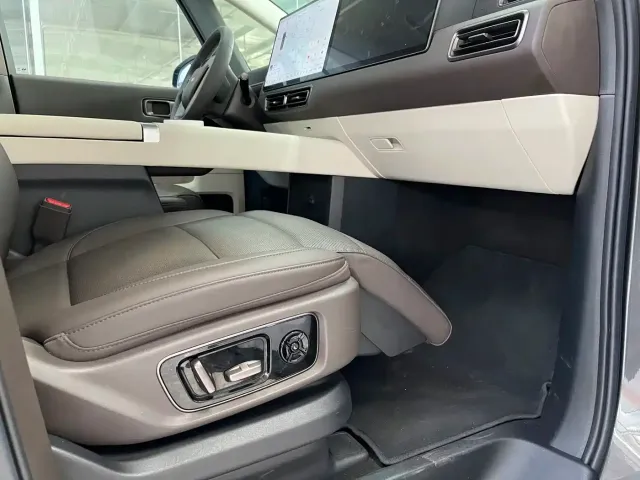 Li Auto Li Auto MEGA 2024 Ultra — Фото автомобиля 8