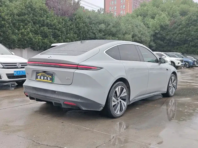 Nio ET5 — Фото автомобиля 7