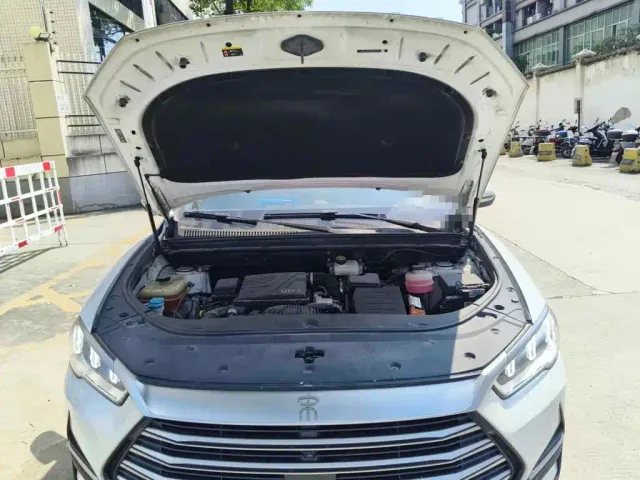 BYD Song Pro — Фото автомобиля 3