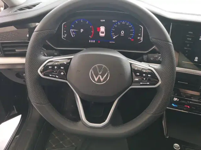 Volkswagen Passat — Фото автомобиля 15