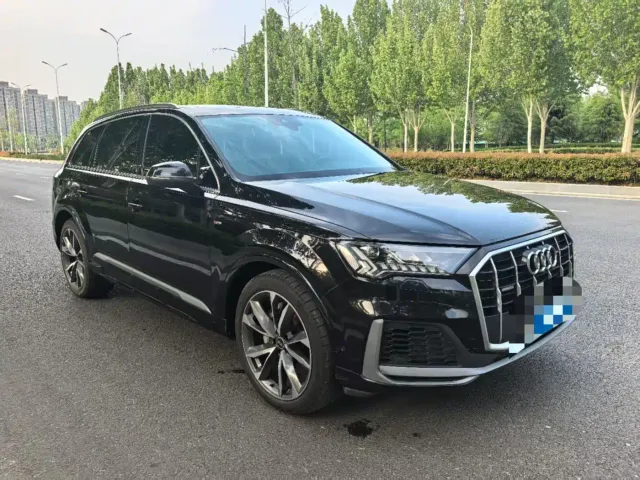 Audi Q7 — Фото автомобиля 3
