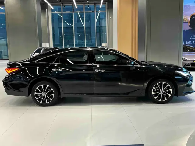 Toyota Avalon — Фото автомобиля 5