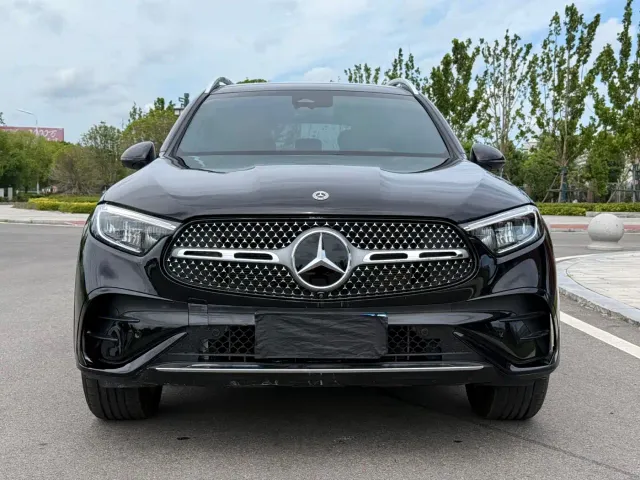 Фотография автомобиля — Mercedes-Benz GLC-Class