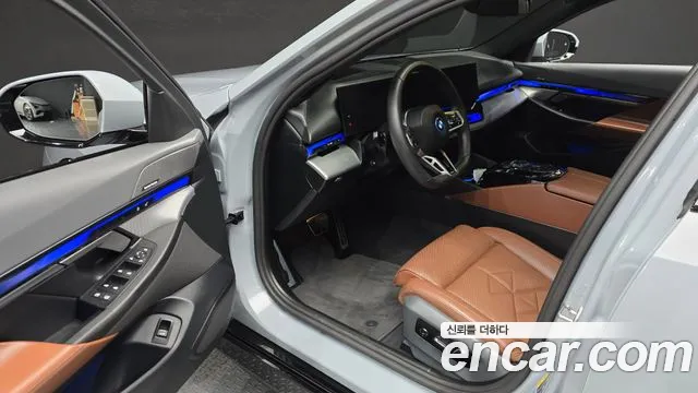 BMW 5 Series G60 — Фото автомобиля 10