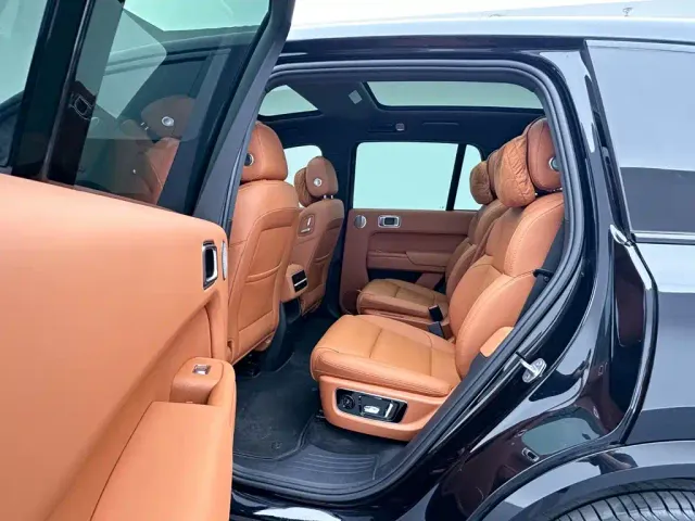 Li Auto L8 — Фото автомобиля 18