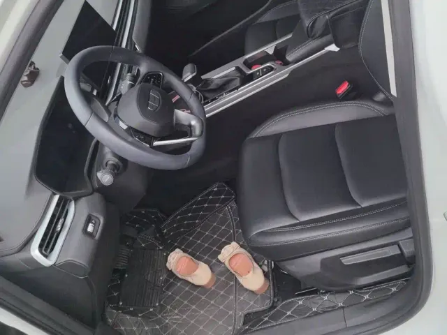 Geely Emgrand — Фото автомобиля 11