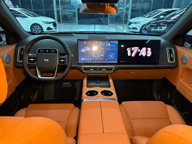 Li Auto L6 — Фото автомобиля 10