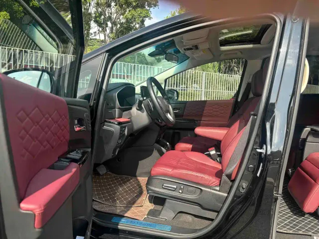 Honda Elysion — Фото автомобиля 15