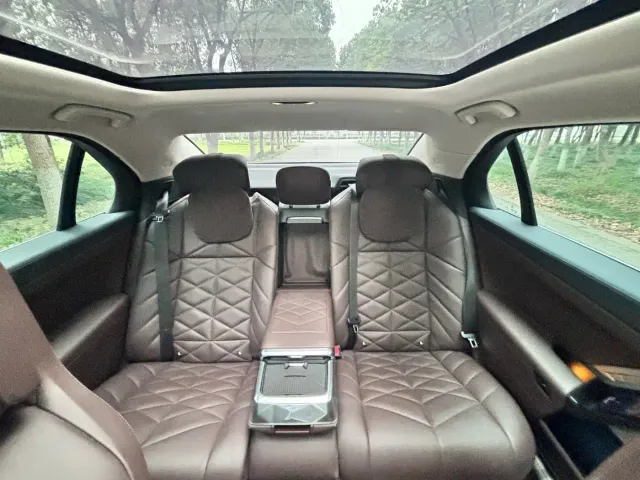 BMW 7 Series — Фото автомобиля 7