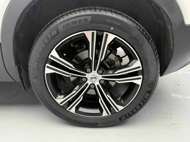 Volvo XC40 — Фото автомобиля 14