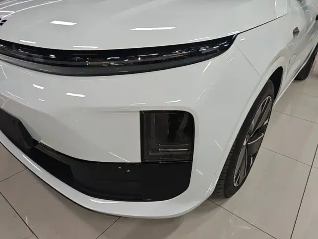 Li Auto L6 — Фото автомобиля 23