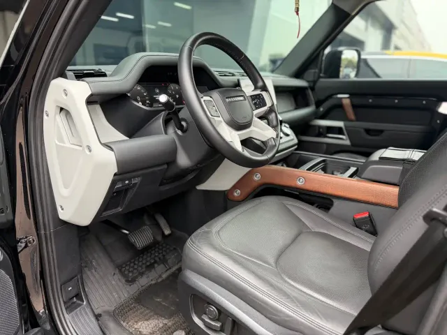 Land Rover Defender — Фото автомобиля 7