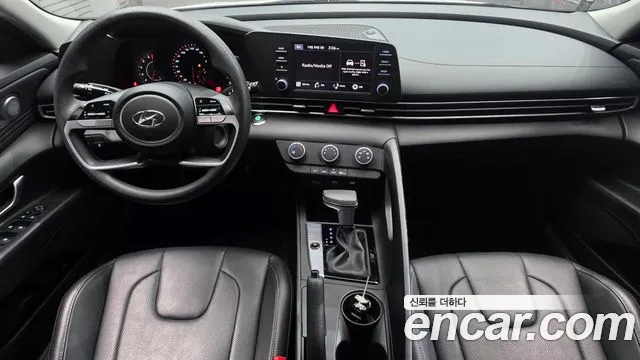 Hyundai Avante CN7 — Фото автомобиля 10