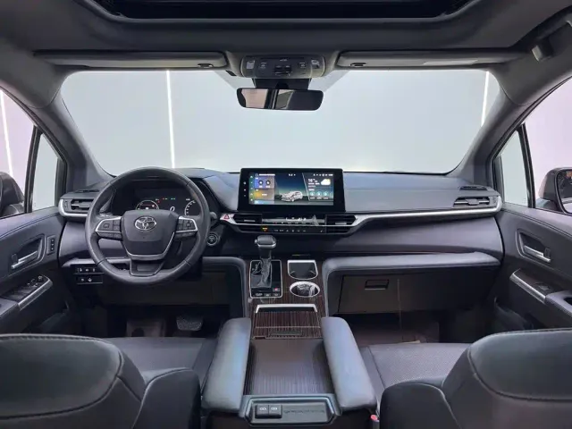 Toyota Granvia — Фото автомобиля 22