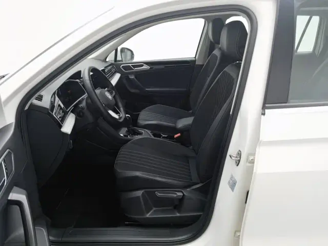 Volkswagen Tiguan L — Фото автомобиля 10