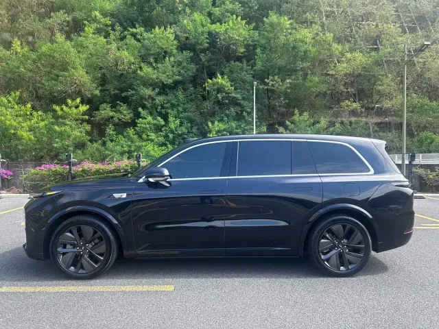 Li Auto L9 — Фото автомобиля 11