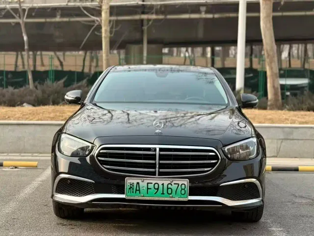 Mercedes-Benz E-Class — Фото автомобиля 2