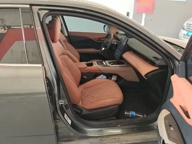 Changan Qiyuan A05 — Фото автомобиля 24