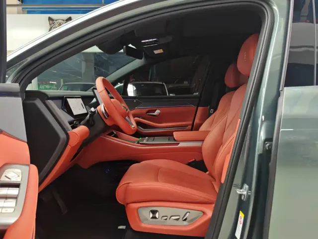 BYD Tang L — Фото автомобиля 7